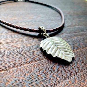Sterling Silver Leaf & Leather Choker Neecklace - 15β